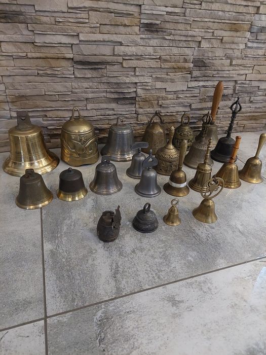 Mosiężny dzwon, dzwonek, stary ciekawy przedmiot