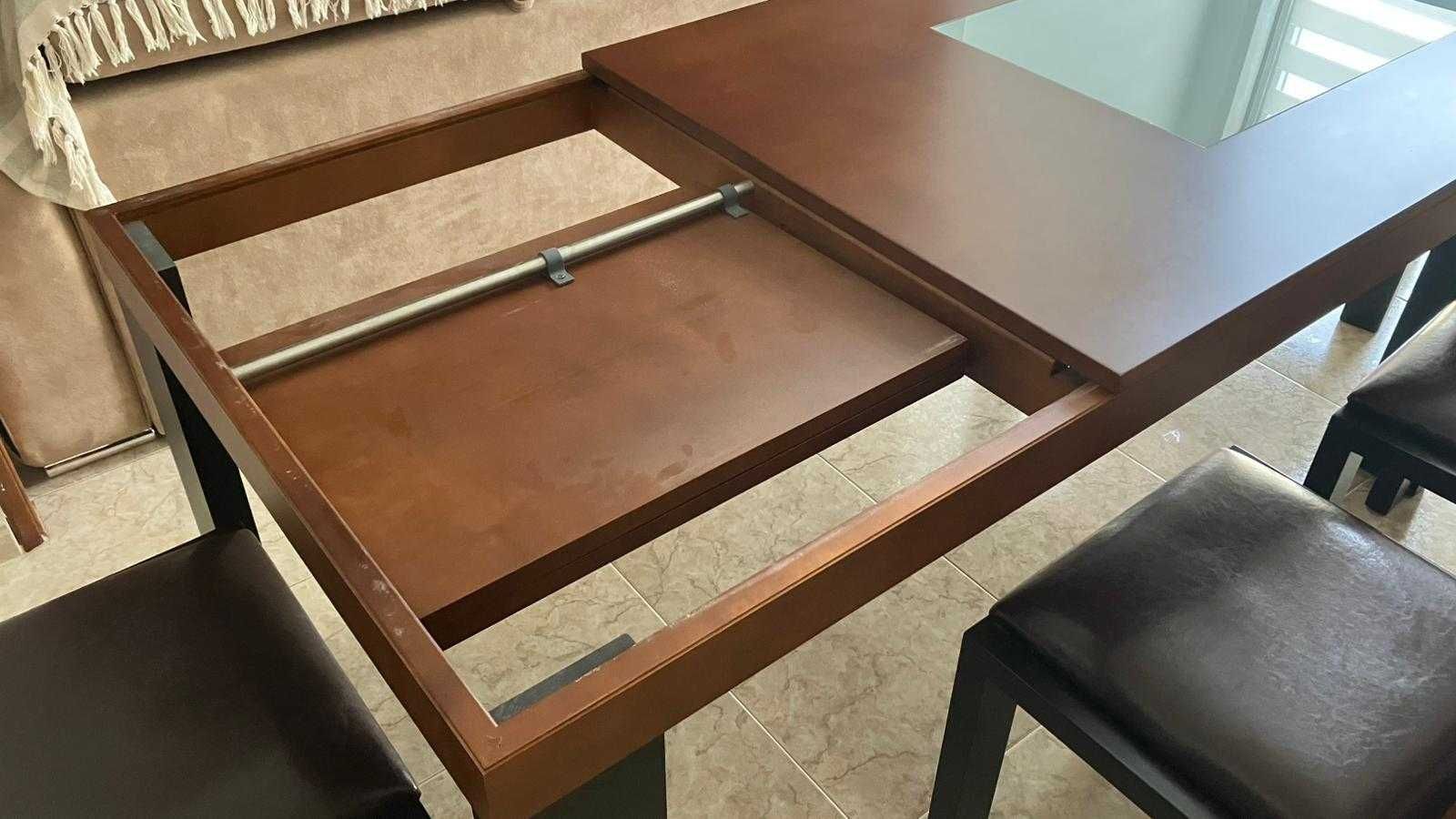 Mesa e Cadeiras de Jantar