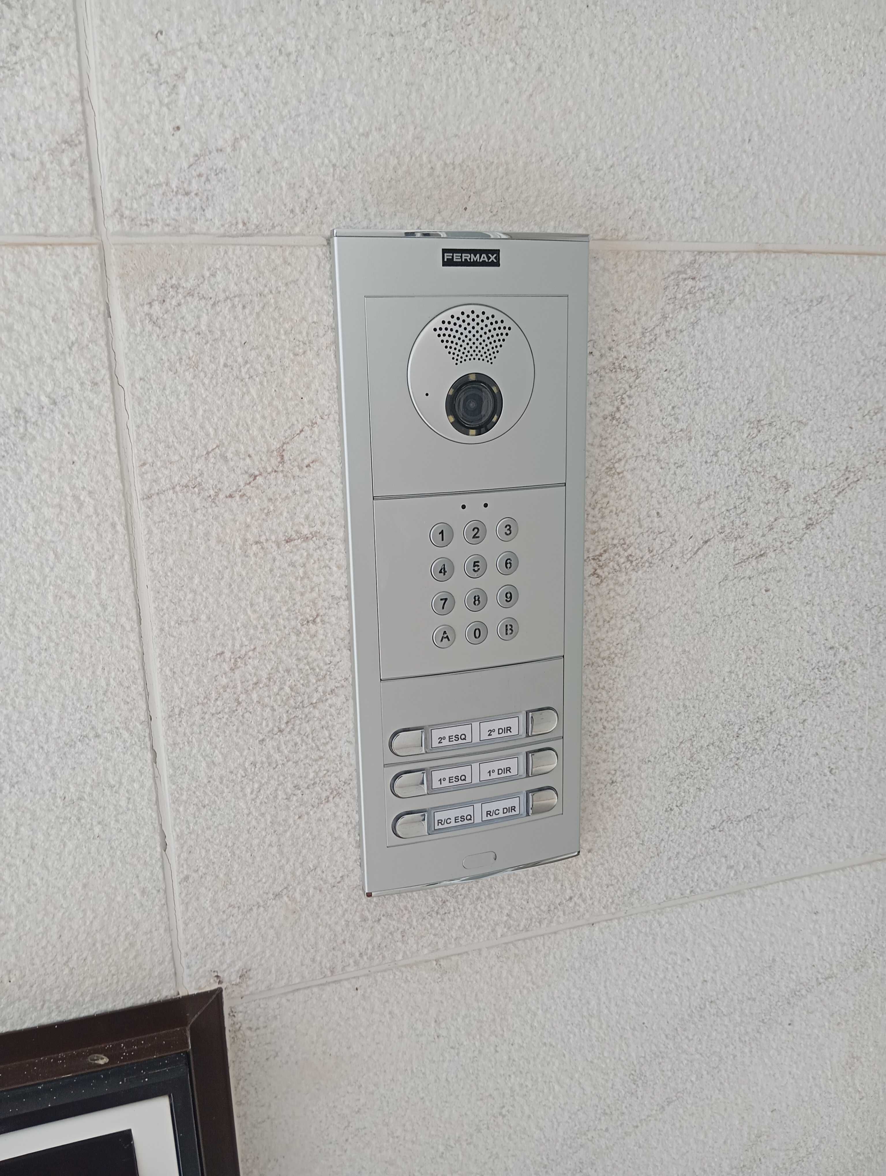 Vídeoporteiro Prédio, Condomínio, e Moradia Em Carnaxide