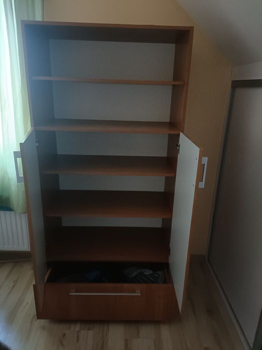 Regał robiony na wymiar