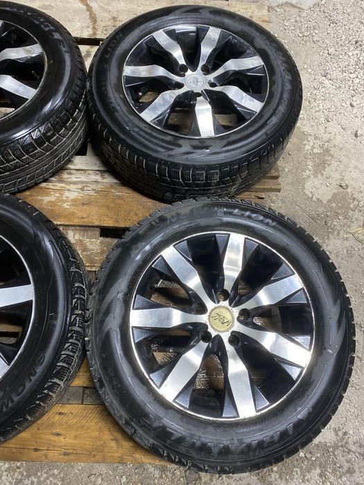 Резина зимова 215/60 R16 5×114.3 99H з титанами легкосплавні диски шин