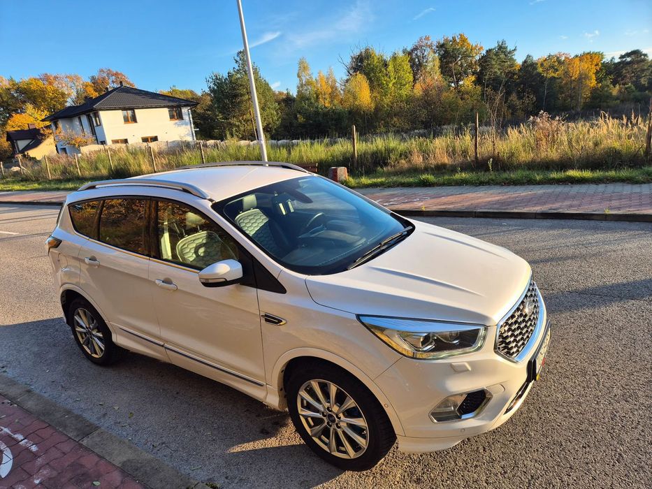 Ford Kuga Dbane ,uwielbiane, MEGA STAN bez  żad. wkładu FULL FULL opcja vignale