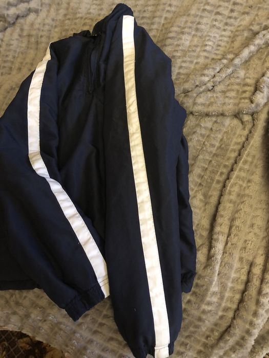 Продам жіночий оригінальний анорак Fila