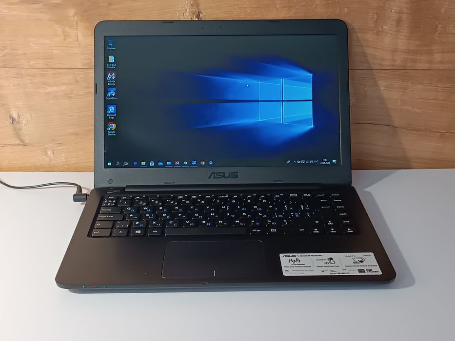 Надійний ASUS 14"/ Працює відмінно/SSD
