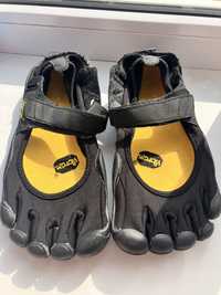 Взуття Vibram Fivefingers  Розмір 40