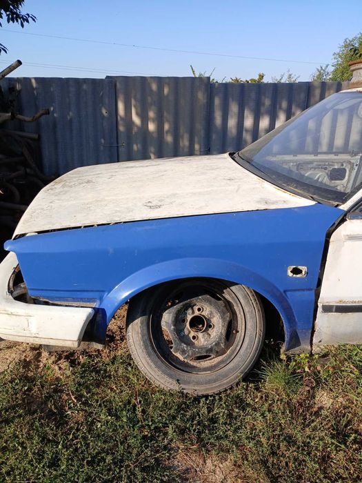 Крило Nissan Bluebird u11,t12,t72