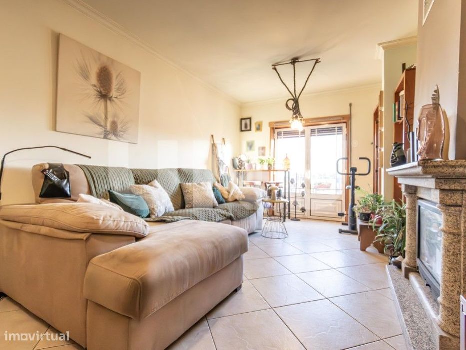 T2 com garagem e sótão - Urbanização da Pêra Longa, Tortosendo - Co...