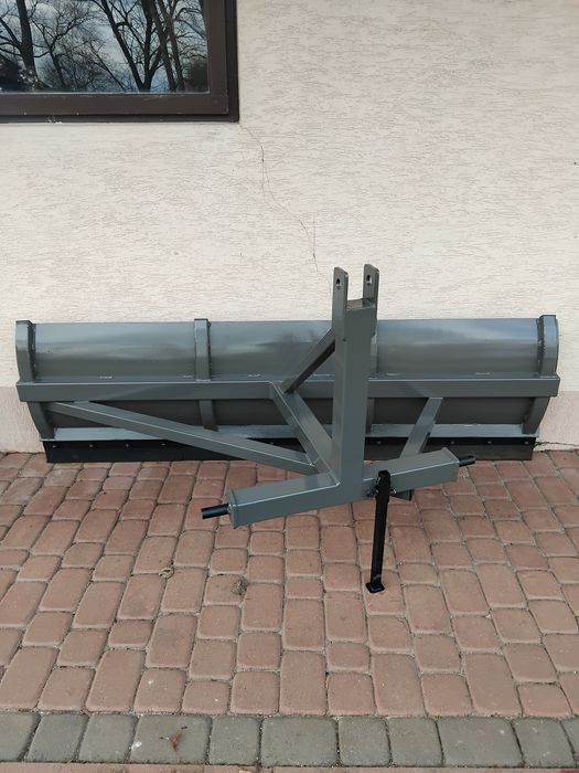 Pług do odsnieżania śniegu okazja przed sezonem