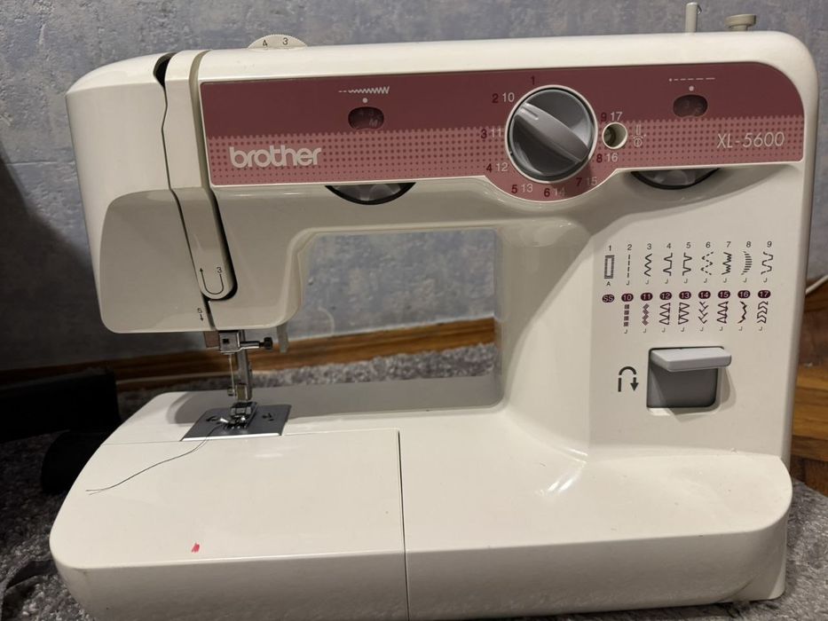 Швейна машина Brother XL5600