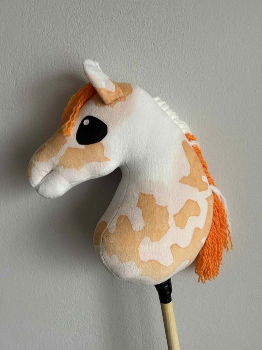 Hobby horse A4 srokaty rudy