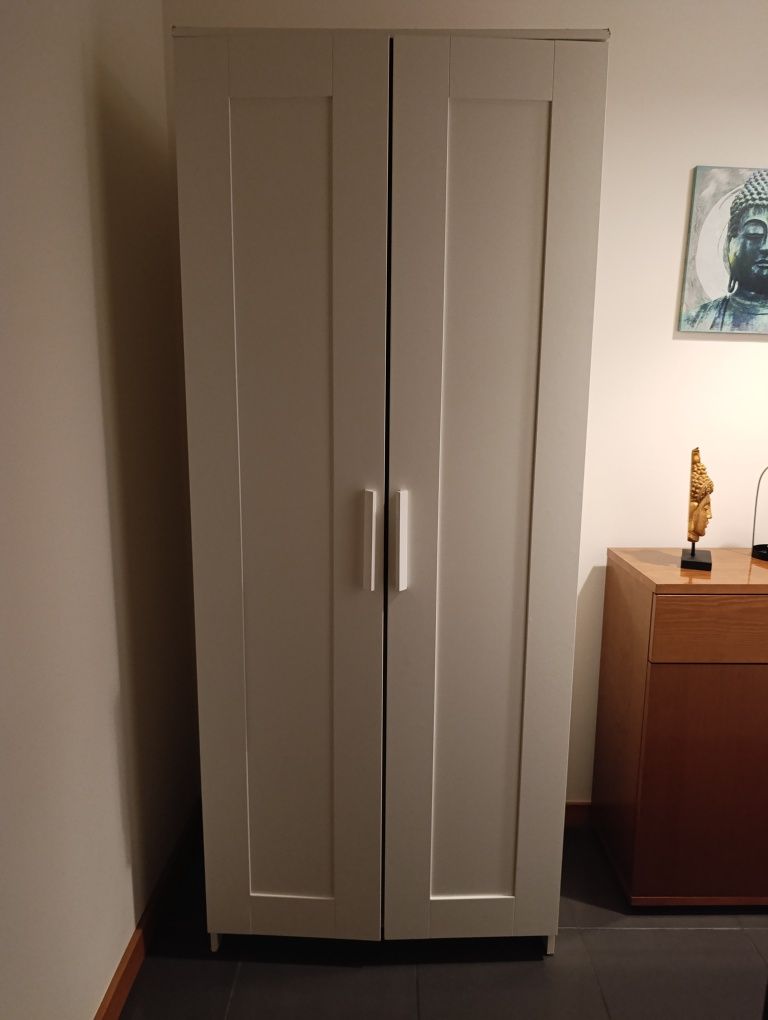 Roupeiro branco em ótimo estado