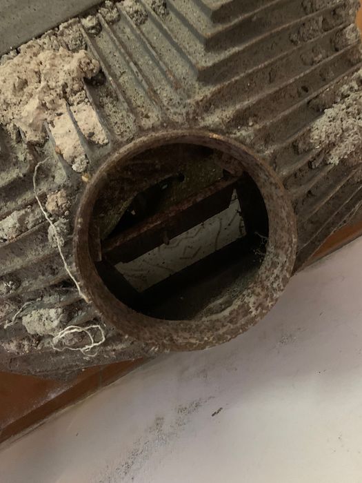 Lareira em ferro em bom estado