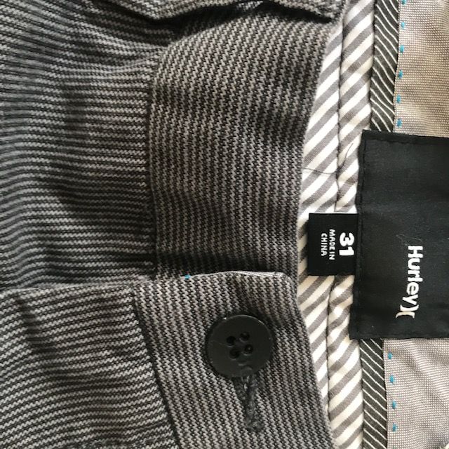 Calções Hurley (size 30) e Old Navy (size 28) surf