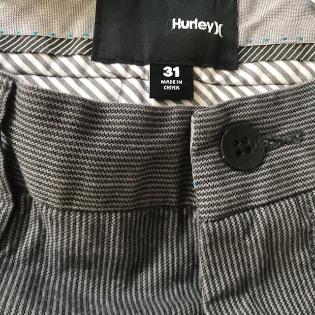 Calções Hurley (size 30) e Old Navy (size 28) surf