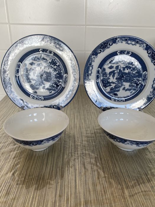 Prato e tigela de porcelana