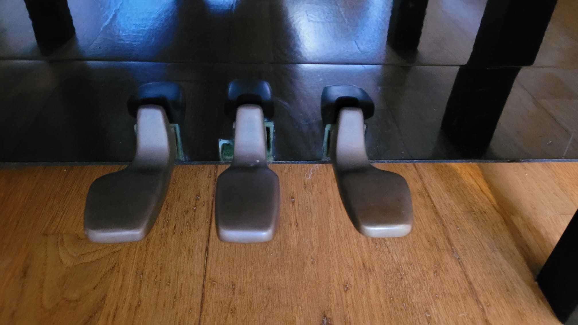 Piano vertical Yamaha U3 muito bom estado