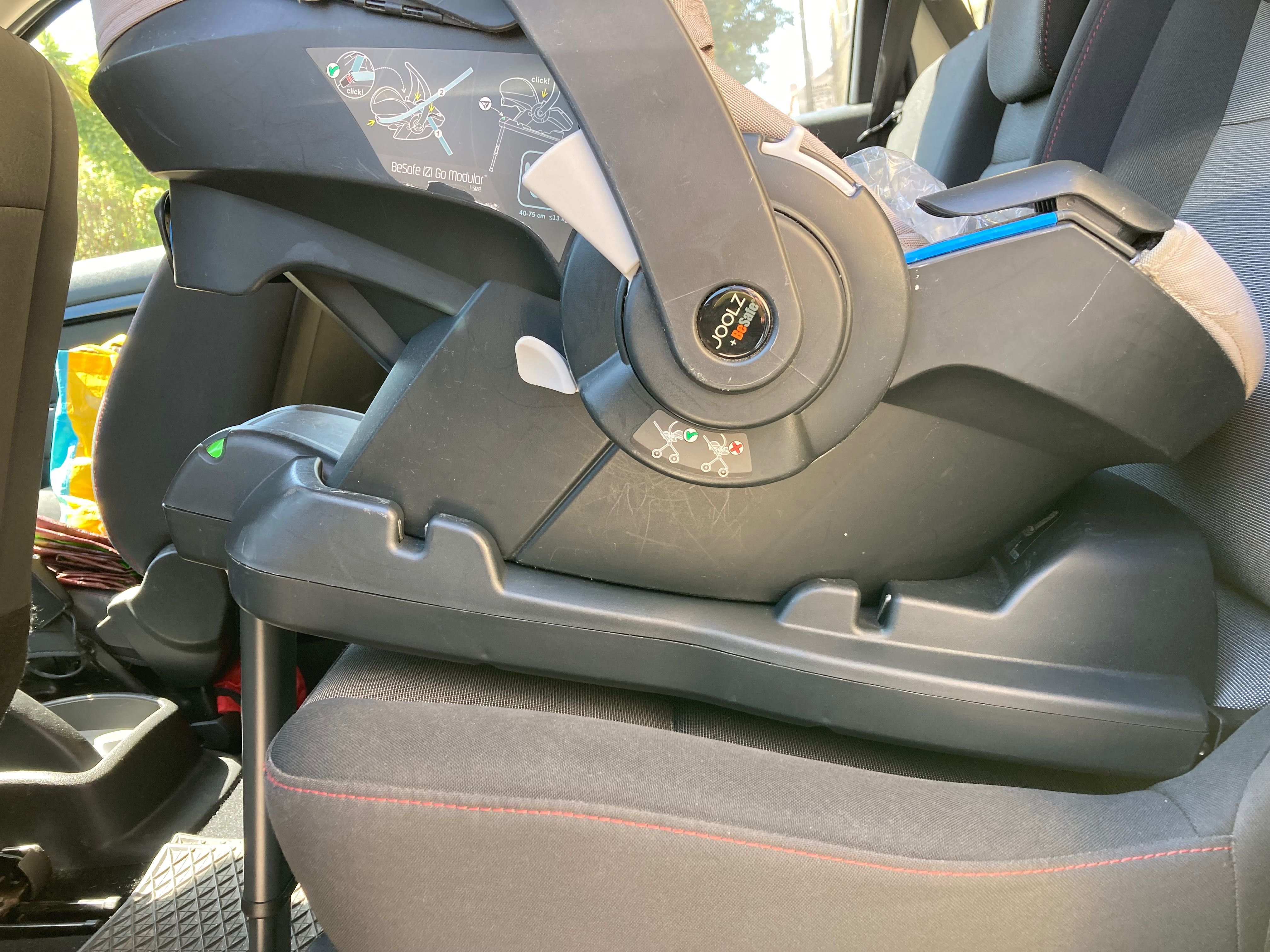 Cadeira Auto/Ovinho Izi Go Modular X1 By BeSafe + sistema Isofix