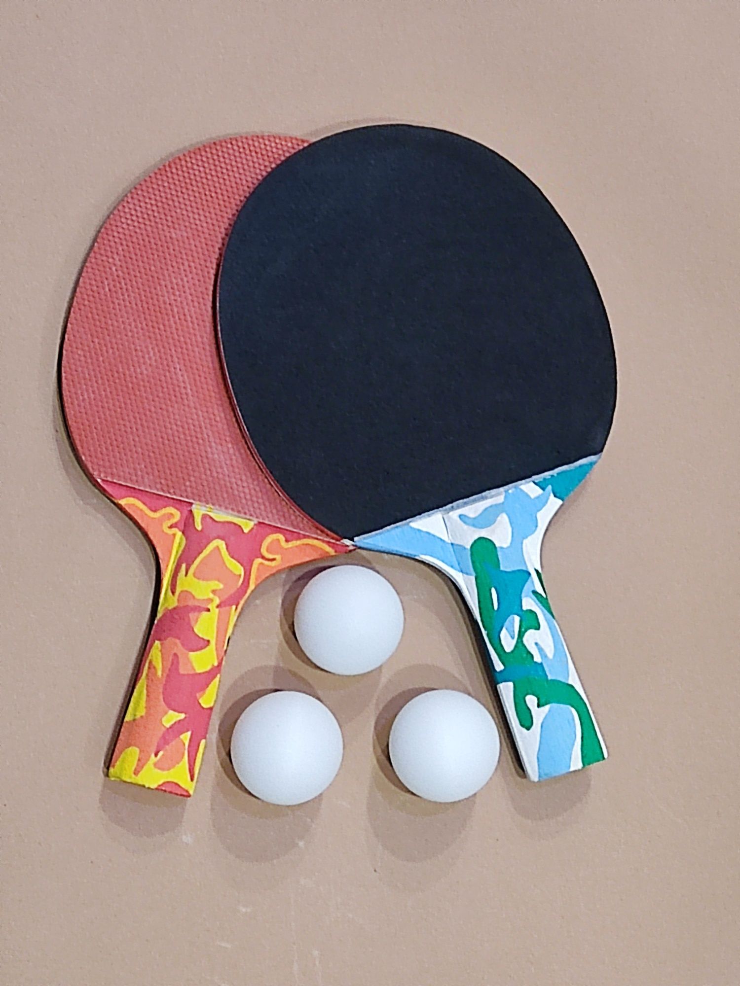 Теннисные ракетки с принтом куплено в Германии 400 грн