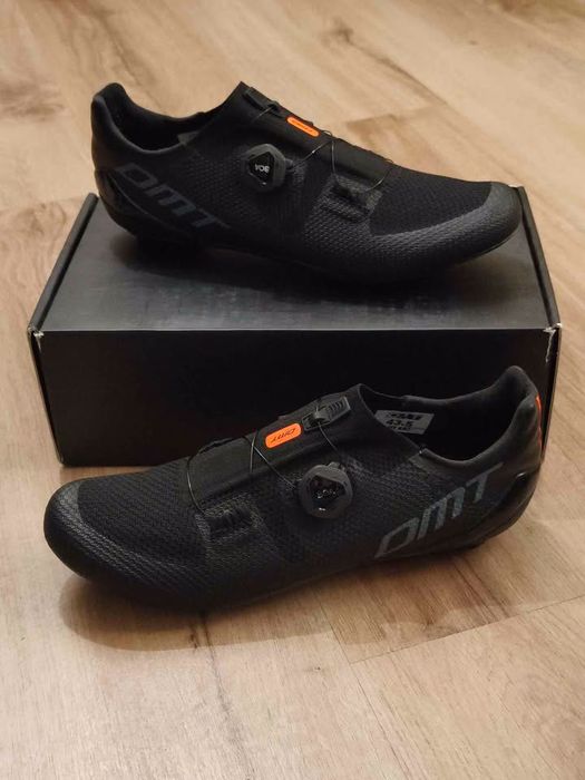 Sapatos de estrada DMT KR3