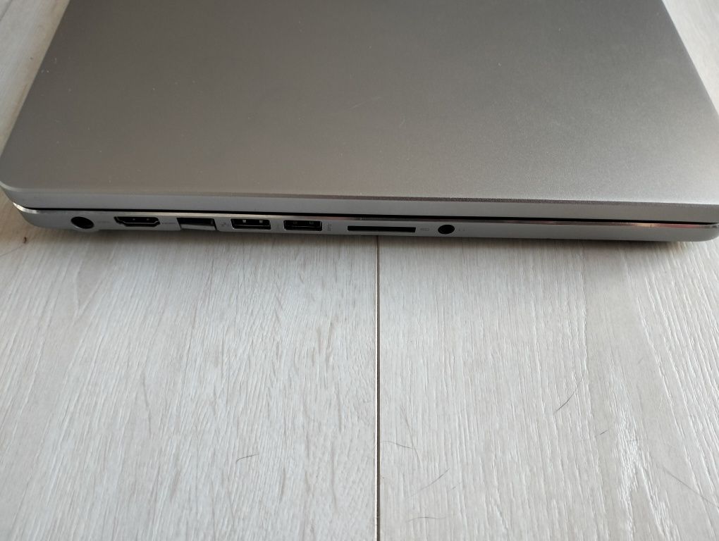 Laptop Dell Inspiron 7737 ekran dotykowy 17,3 cali FullHD Windows11Pro