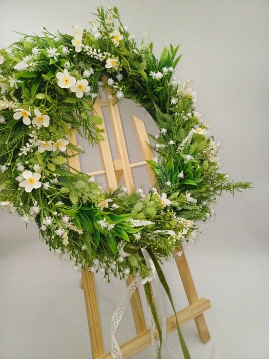 Całoroczny wianek na drzwi