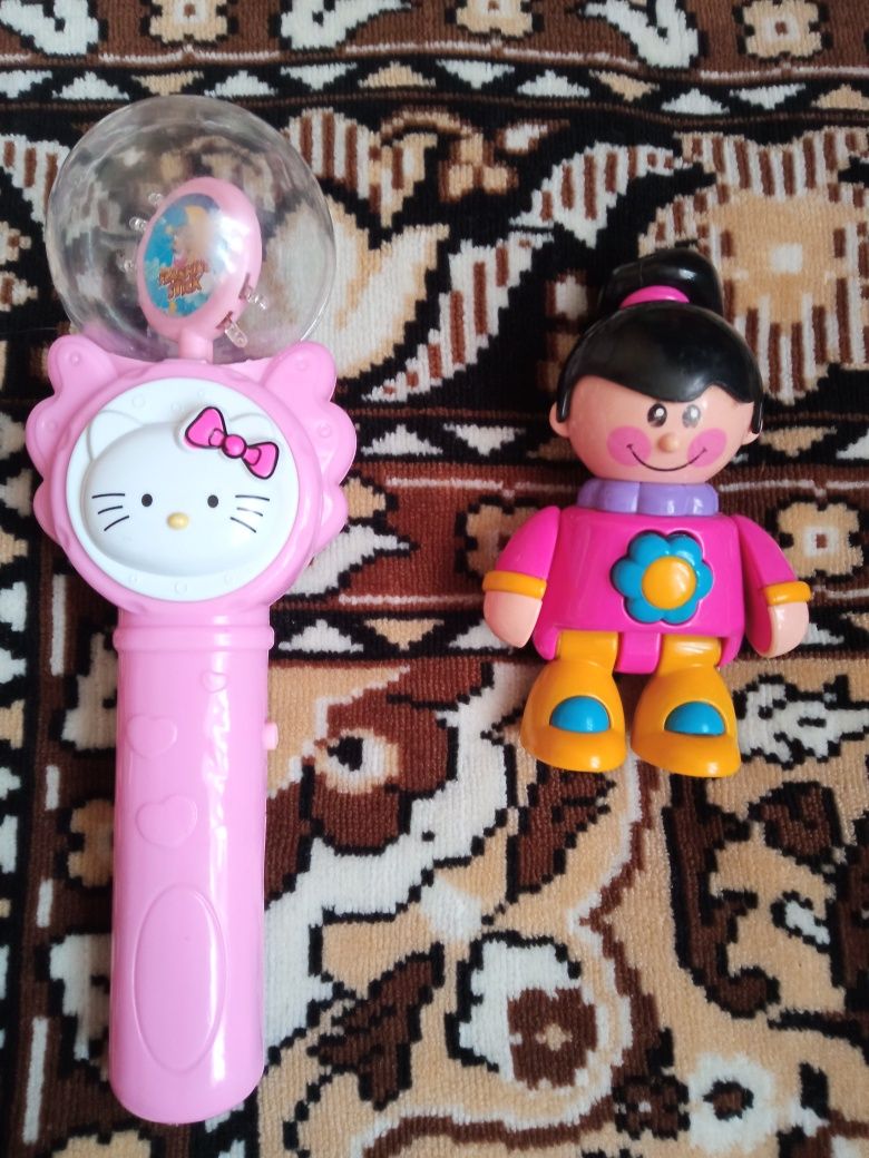 Світящий шар Hello Kitty та лялька Tolo