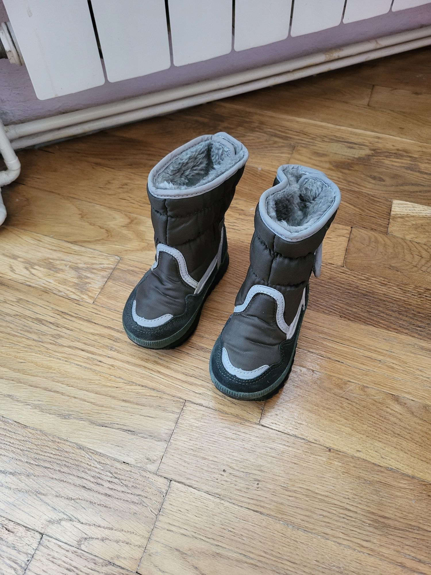 Продам зимові дитячі черевики 14-14.5 см