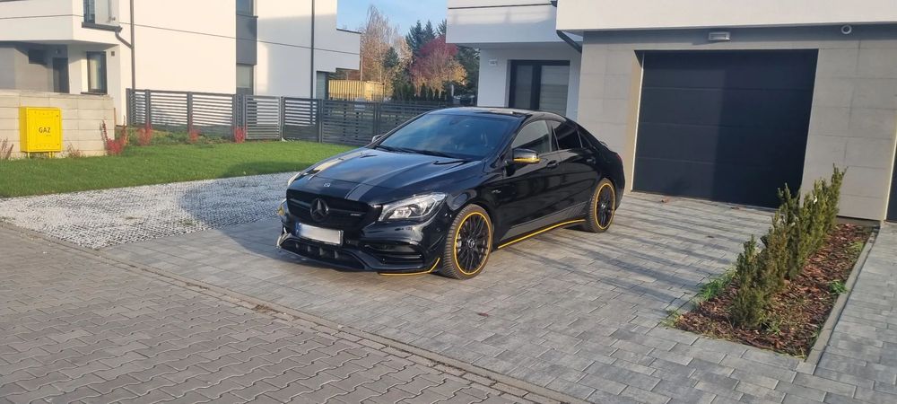 Mercedes-Benz CLA Mercedes-Benz CLA 45 AMG 4MATIC Yellow Night Edition