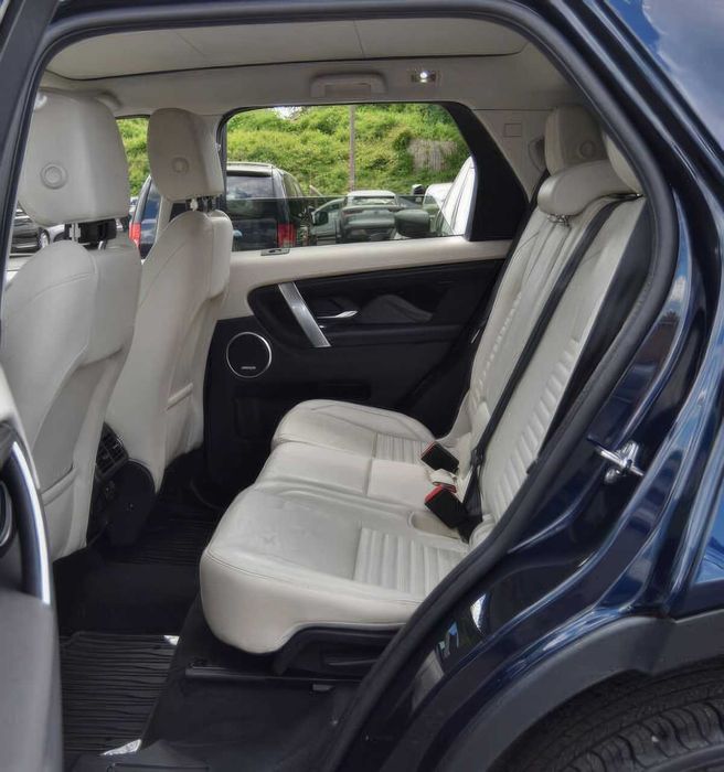 Land Rover Discovery Sport P250 S      2022