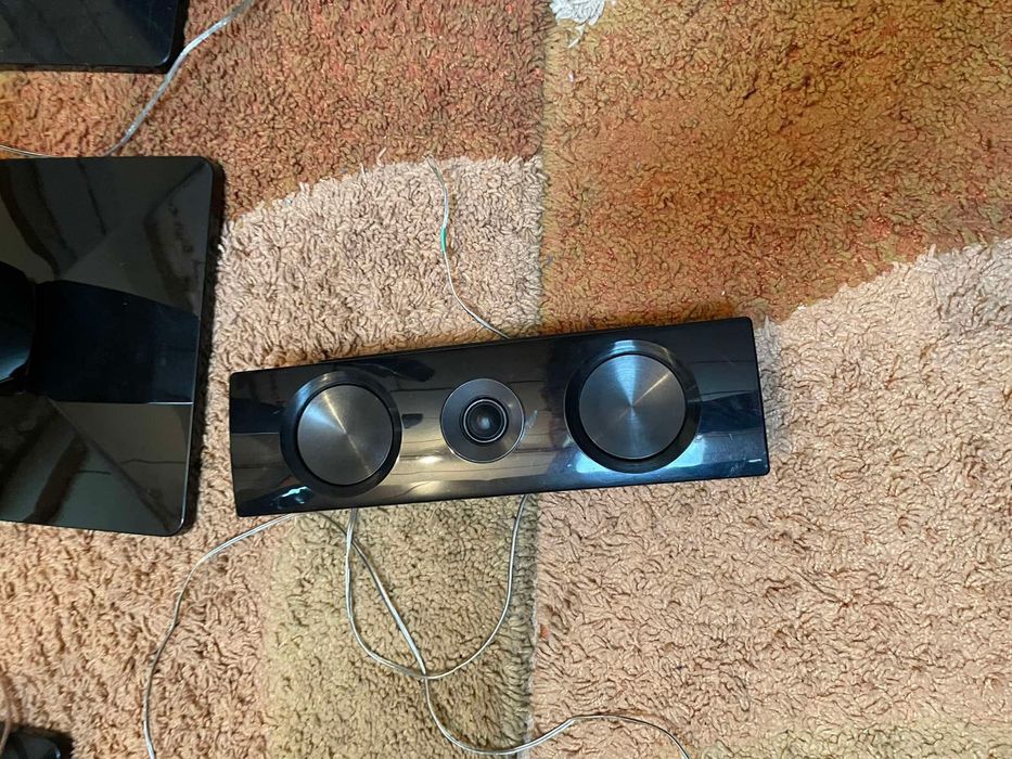 Zestaw kina domowego LG Blu-ray 3D 5.1 – komplet, gotowy do użytku!