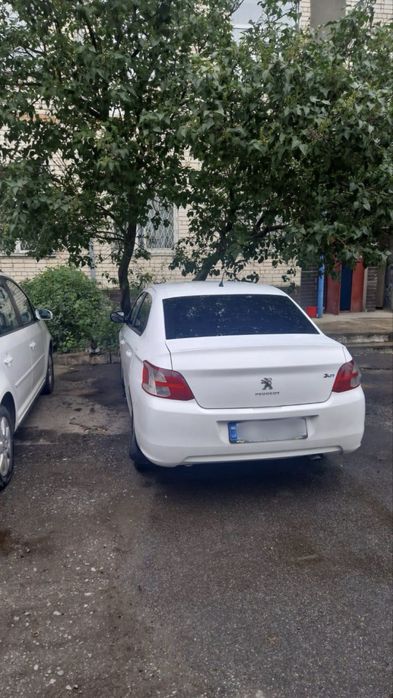 Авто в подобову або довгострокову оренду