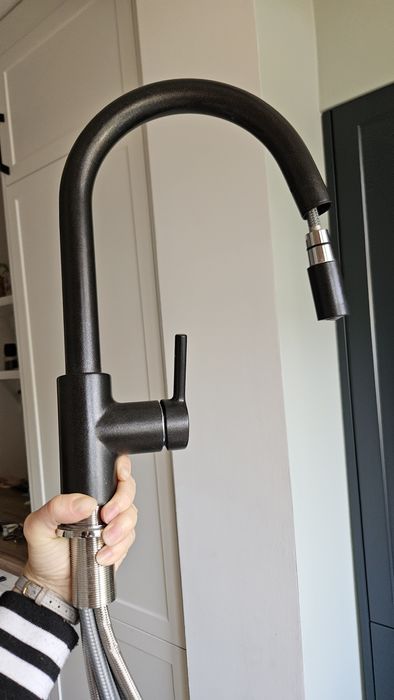 Czarna bateria sztorcowa kuchenna kran z wyciąganą wylewką Franke Lin