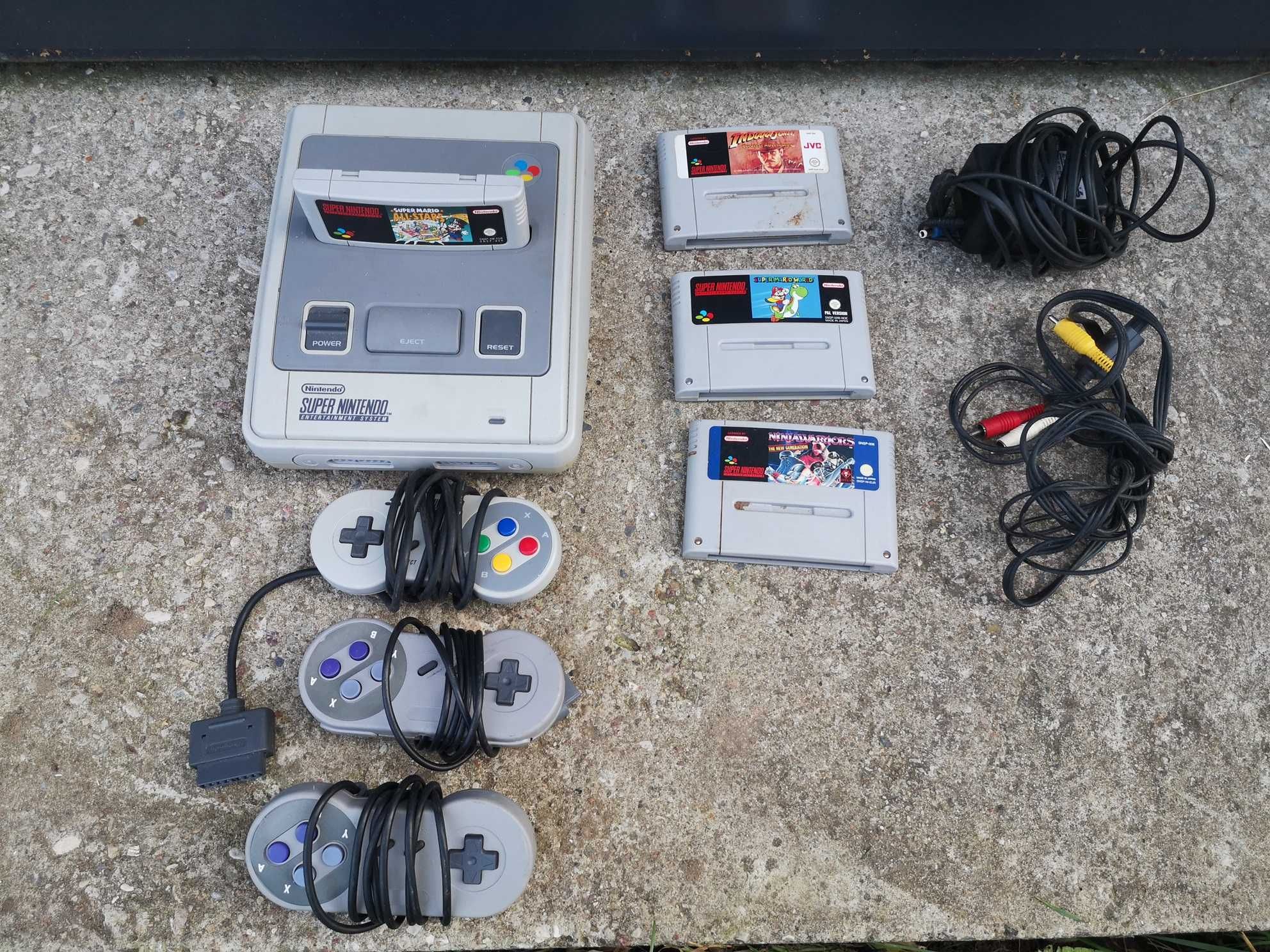 Konsola Super Nintendo SNES+4 Gry+3 Pady Komplet