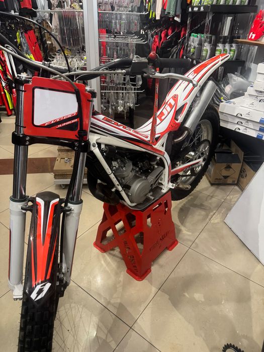 Trial Beta 80cc stan ideał / Pierwszy właściciel