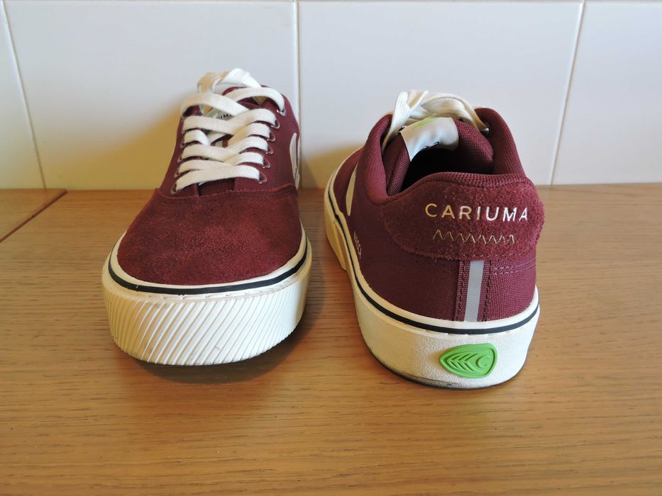 Tenis Cariuma Bordo