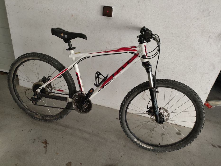 Bicicleta GT avalanche 3.0
