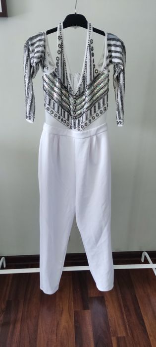 Biały kombinezon z odkrytymi ramionami ASOS nowy