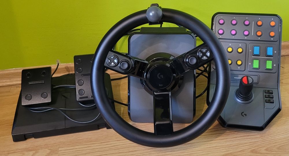 Kierownica logitech saitek farming simulator + panel boczny
