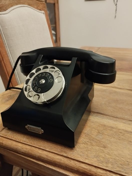 Stary telefon PRL stacjonarny Ericsson