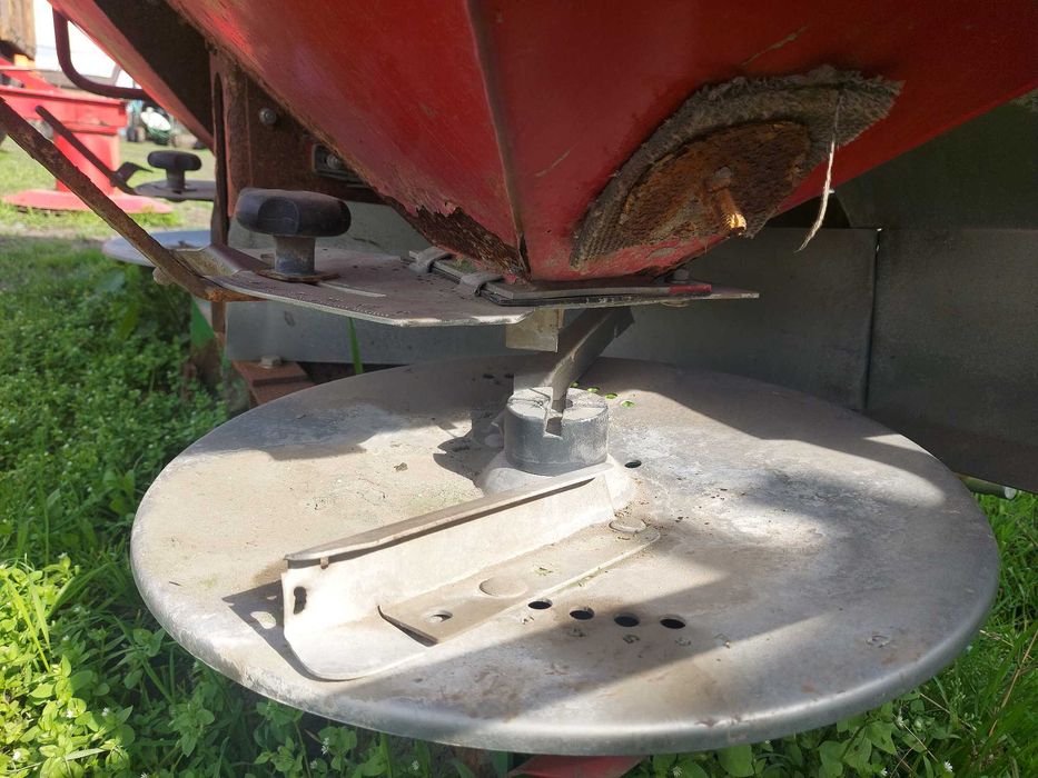 Unia MX950 Розкидач мінеральних добрив