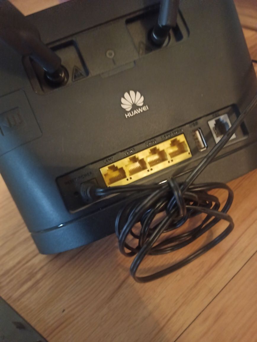 Router Huawei b315-s22 plus antenki