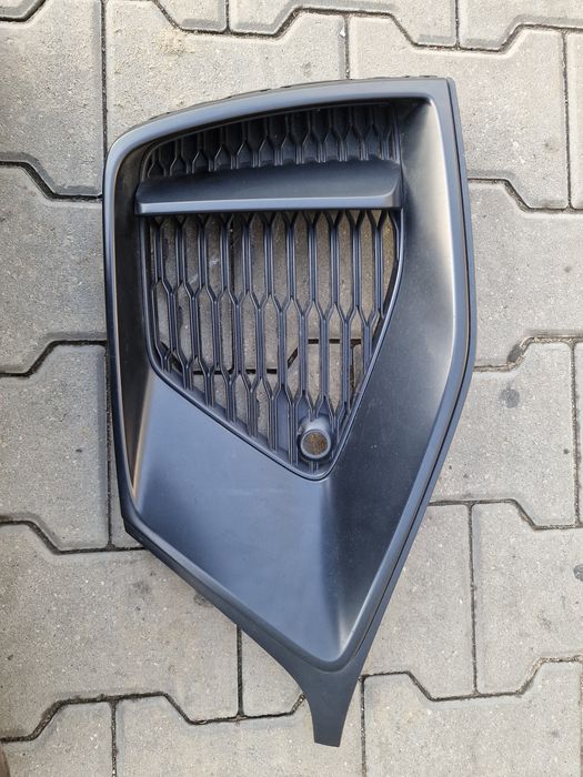 Kratka kratki zderzaka audi Q8 sline S8