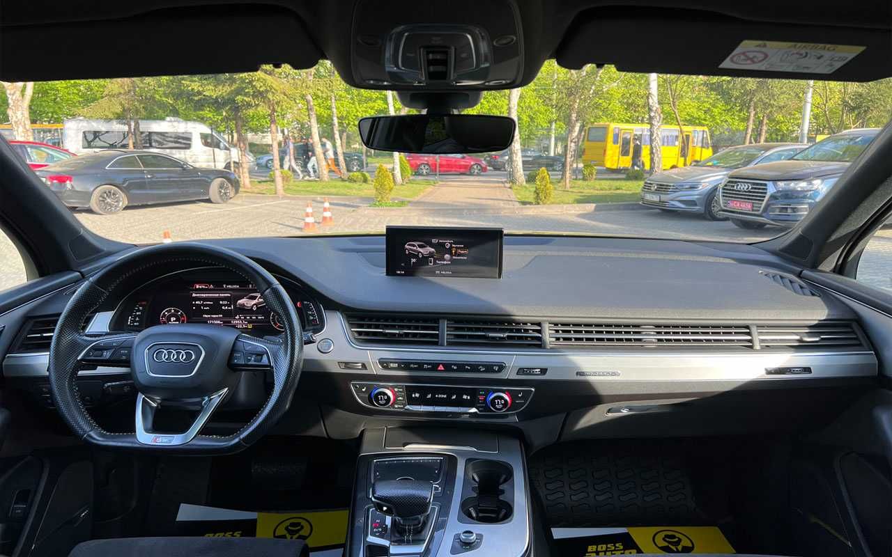 Audi Q7 2015 року