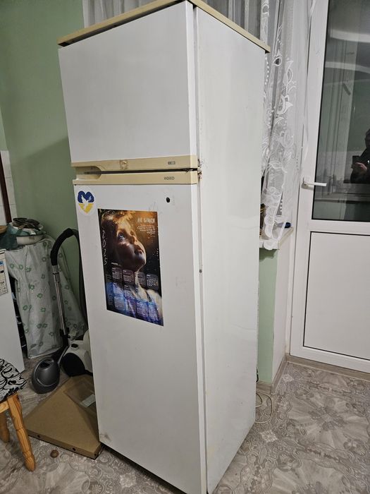 Віддам холодильник