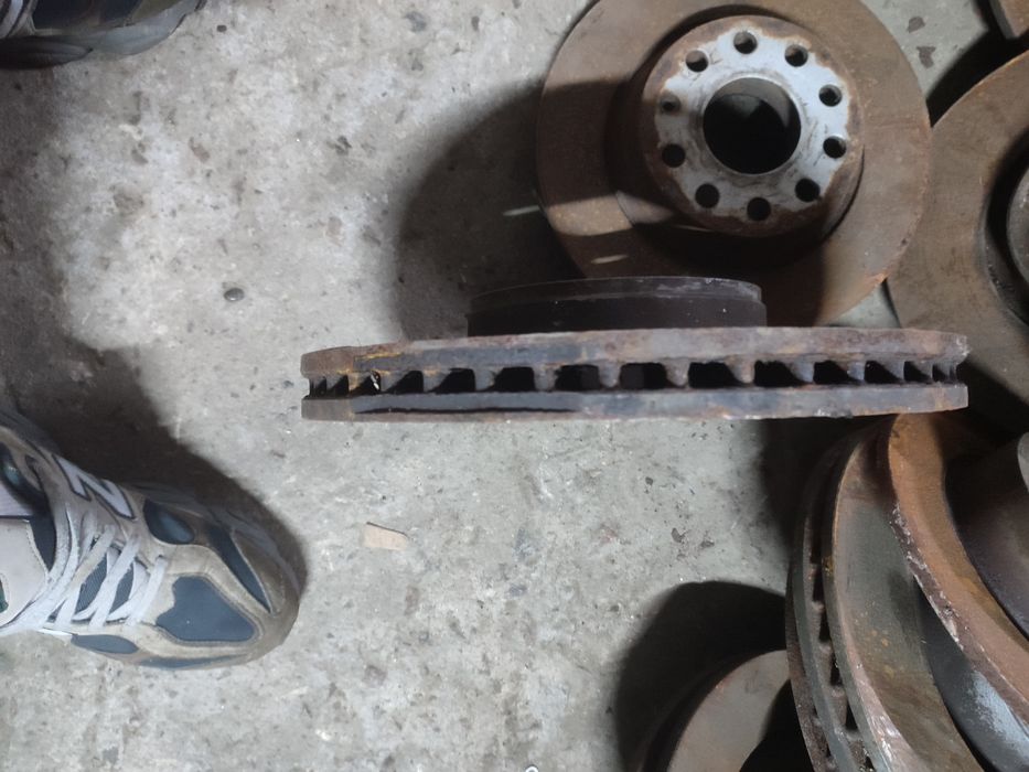 Тормозні   диски Audi А6 c6 L гальмівні тормоза