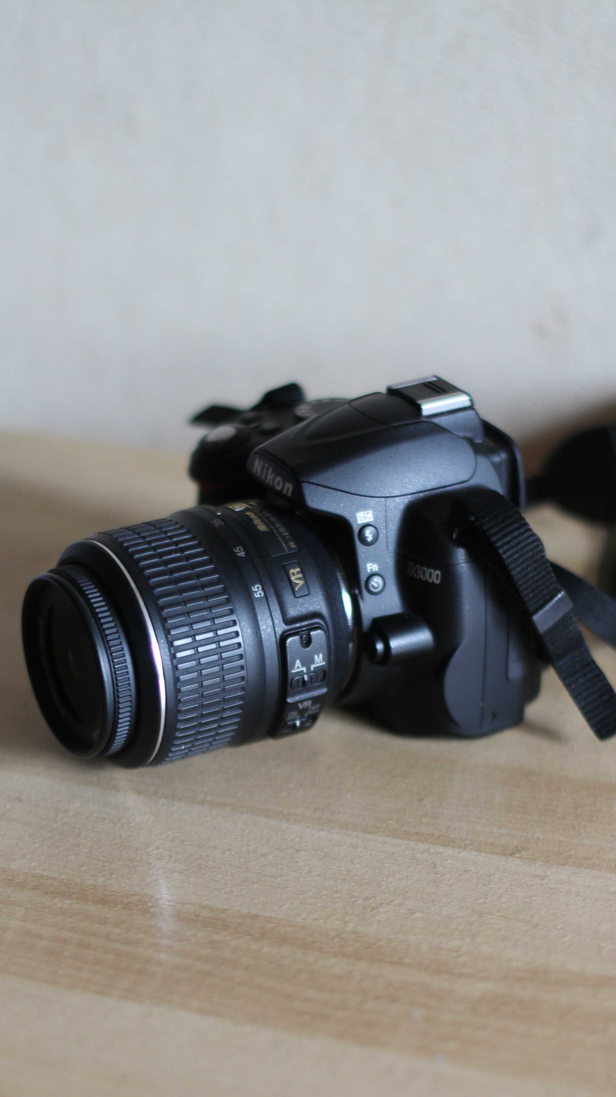Продам дзеркальний фотоапарат дзеркалка Nikon D3000