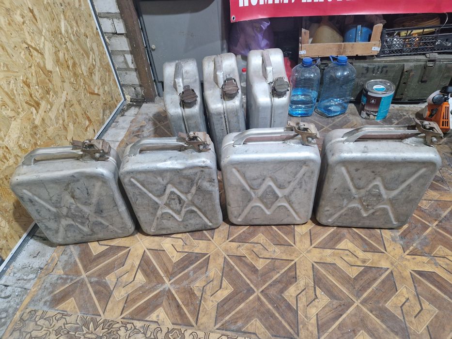 Продам канистру алюминиевую 20 литров