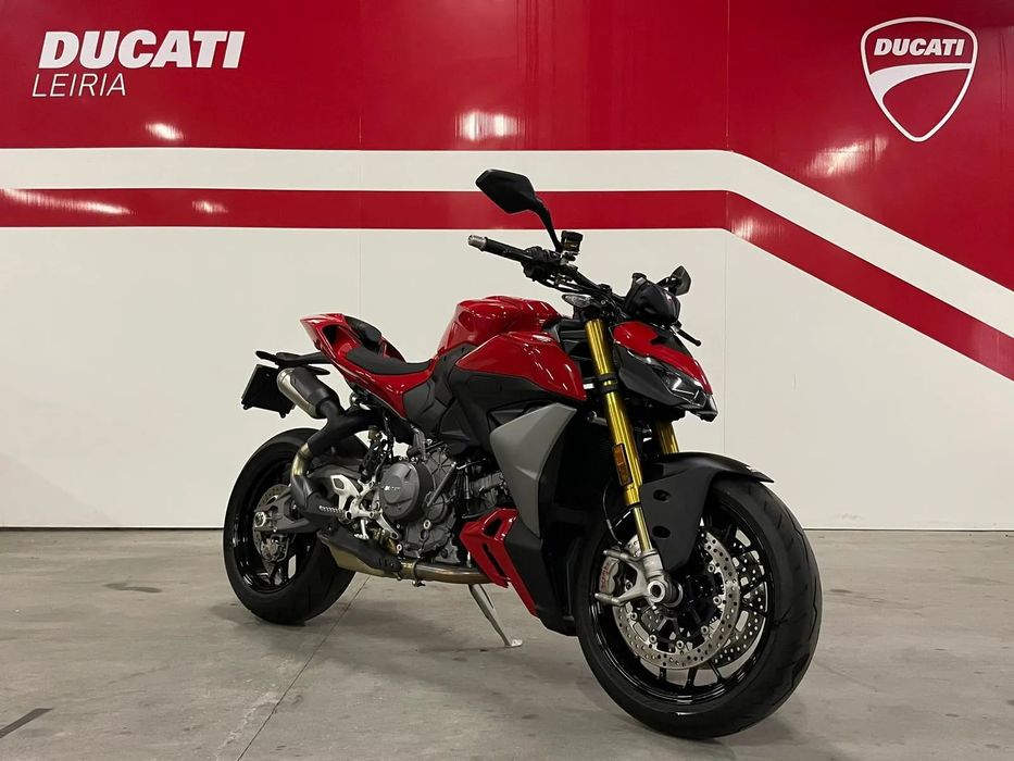 Ducati Streetfighter V2S