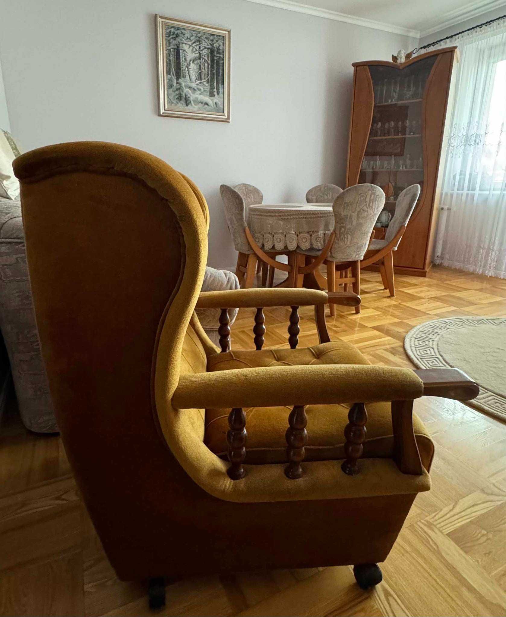 Fotel uszak solidny drewniany obity welurem odbiór Gdynia