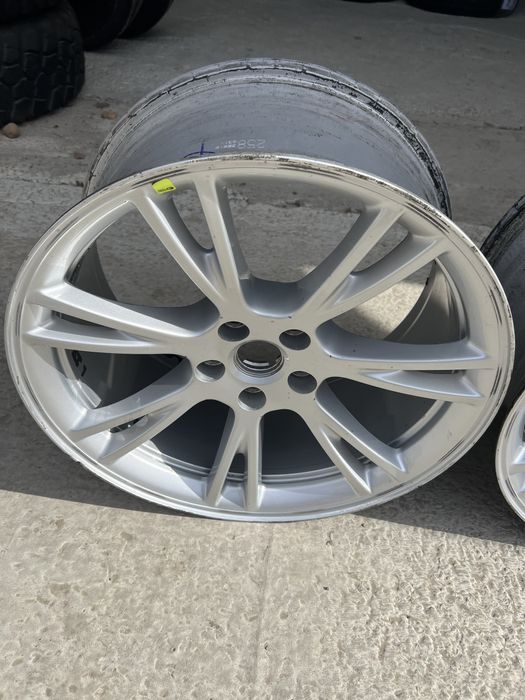 Диски Tesla Model Y 19. Оригінальні з ковпаками